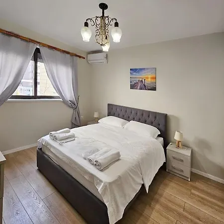 Apartment Rino's